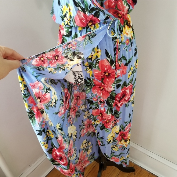 Floral Blue Dress, SIZE S, Open In the front. - Picture 4 of 16